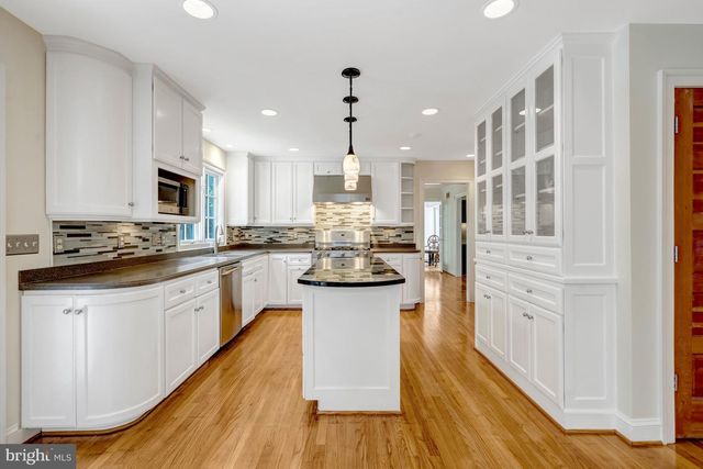 1301 STONE MEADOW WAY, Vienna, VA 22182