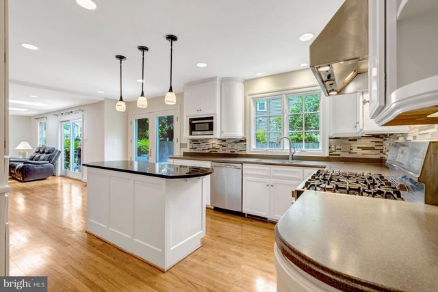 1301 STONE MEADOW WAY, Vienna, VA 22182
