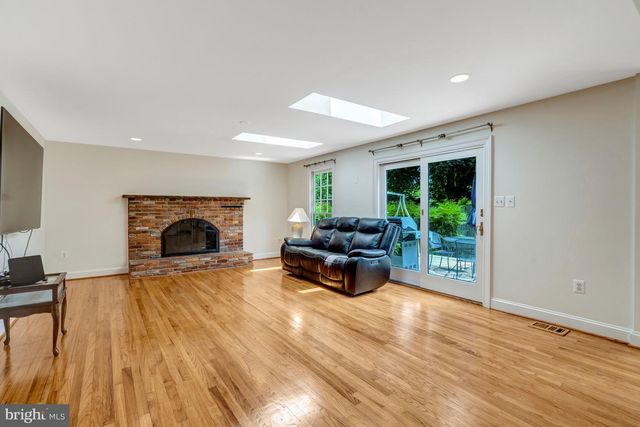 1301 STONE MEADOW WAY, Vienna, VA 22182