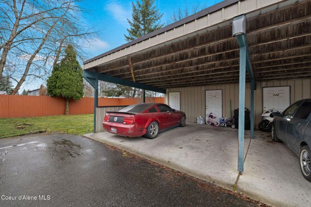 126 E Willow Tree LN, Hayden, ID 83835