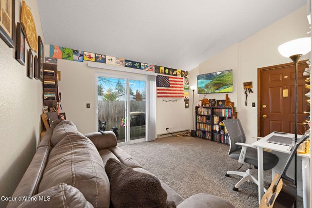 126 E Willow Tree LN, Hayden, ID 83835