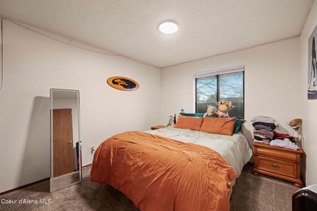 126 E Willow Tree LN, Hayden, ID 83835