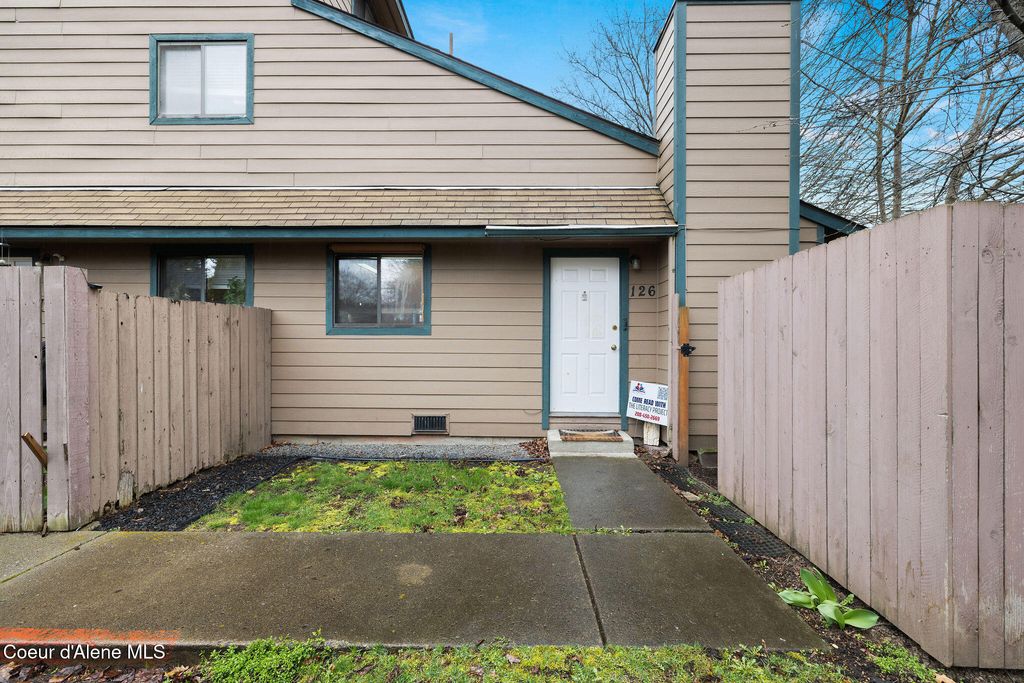 126 E Willow Tree LN, Hayden, ID 83835