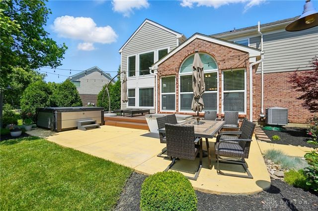 10041 Meadow Woods Lane, Washington Twp, OH 45458