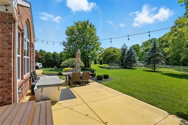 10041 Meadow Woods Lane, Washington Twp, OH 45458