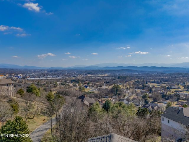 458 Maggie Mack Lane, Sevierville, TN 37862