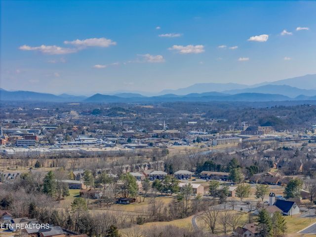 458 Maggie Mack Lane, Sevierville, TN 37862