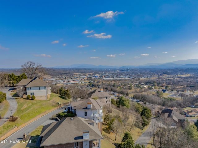458 Maggie Mack Lane, Sevierville, TN 37862