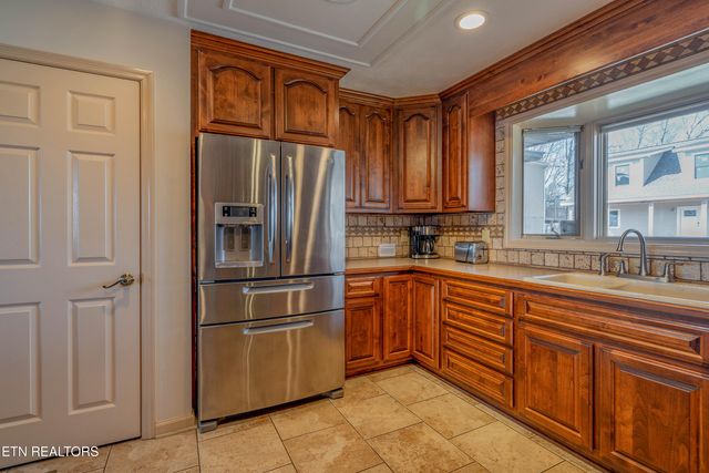 458 Maggie Mack Lane, Sevierville, TN 37862