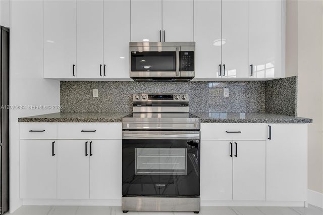 15834 SW 101st St, Miami, FL 33196