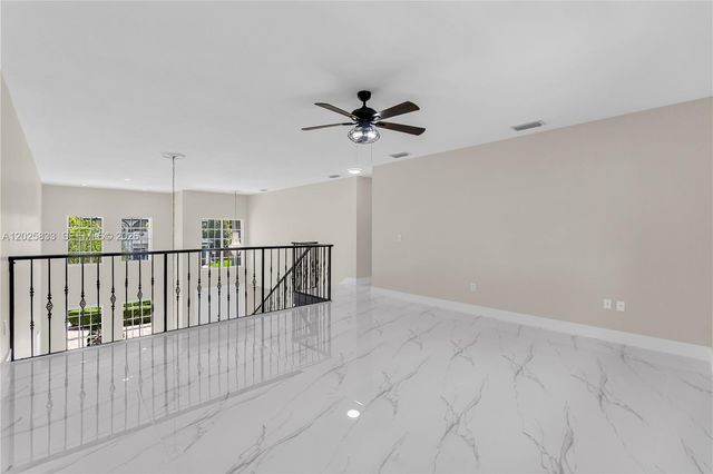 15834 SW 101st St, Miami, FL 33196