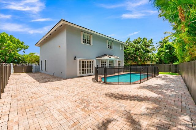15834 SW 101st St, Miami, FL 33196