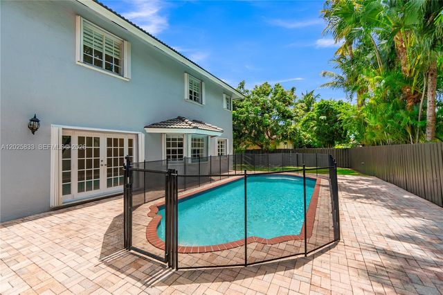 15834 SW 101st St, Miami, FL 33196