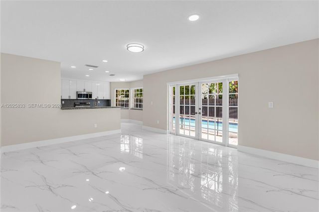 15834 SW 101st St, Miami, FL 33196