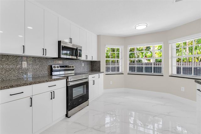 15834 SW 101st St, Miami, FL 33196