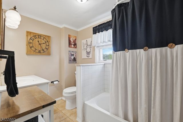 65 Carteret St, Bloomfield Twp., NJ 07003