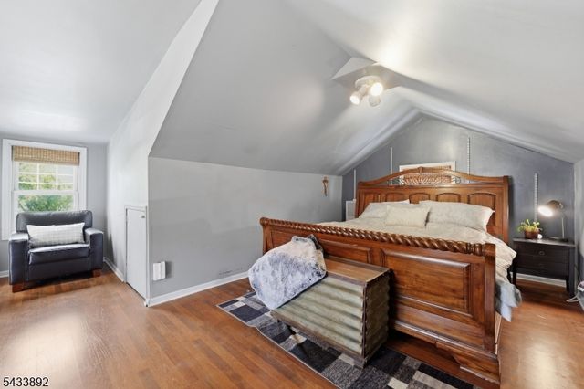 65 Carteret St, Bloomfield Twp., NJ 07003