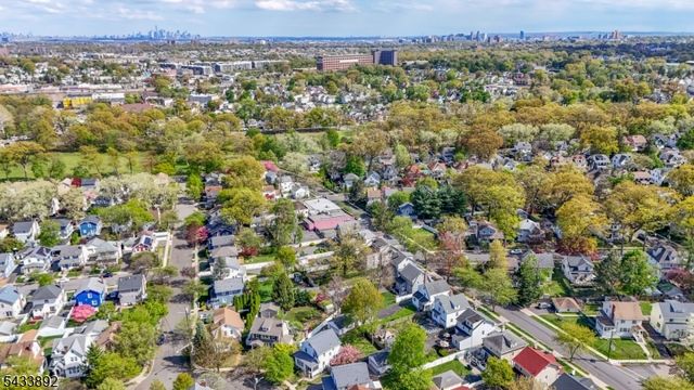 65 Carteret St, Bloomfield Twp., NJ 07003