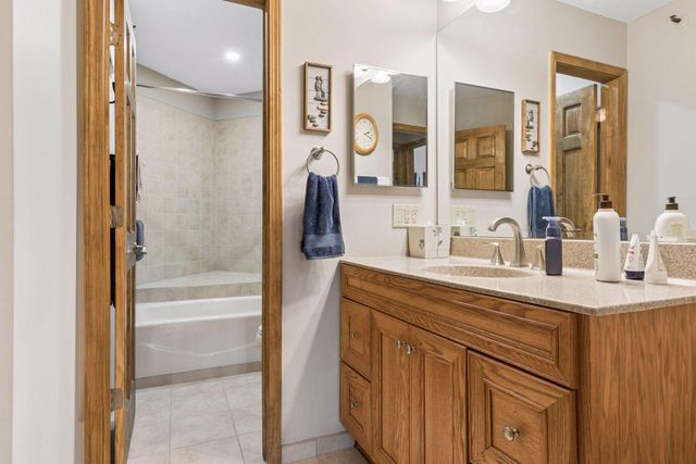 7635 Edinborough Way 5105, Edina, MN 55435