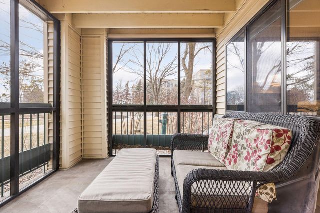 7635 Edinborough Way 5105, Edina, MN 55435