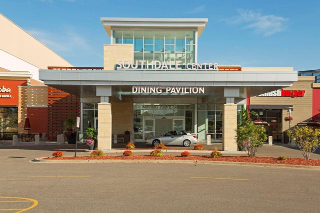 7635 Edinborough Way 5105, Edina, MN 55435