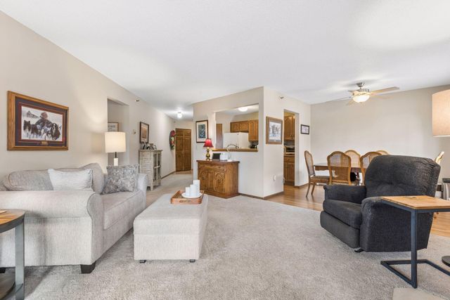 7635 Edinborough Way 5105, Edina, MN 55435