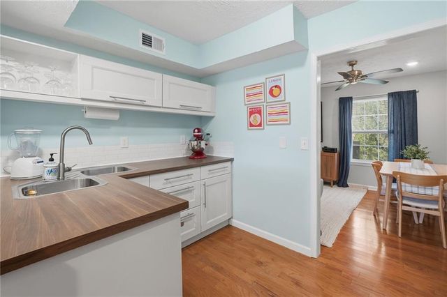 270 Quail Run, Roswell, GA 30076