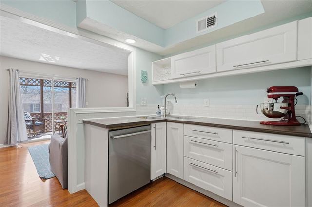270 Quail Run, Roswell, GA 30076