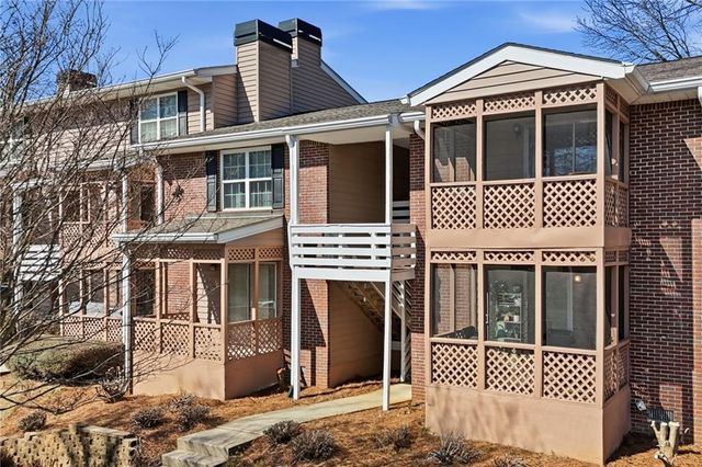 270 Quail Run, Roswell, GA 30076