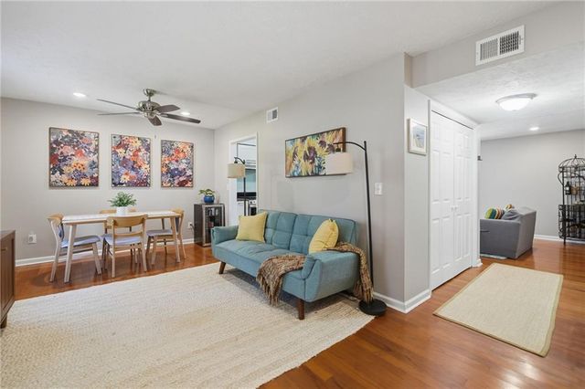 270 Quail Run, Roswell, GA 30076