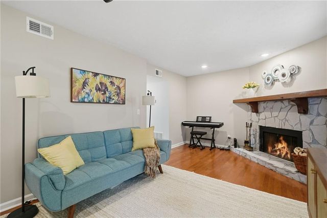 270 Quail Run, Roswell, GA 30076