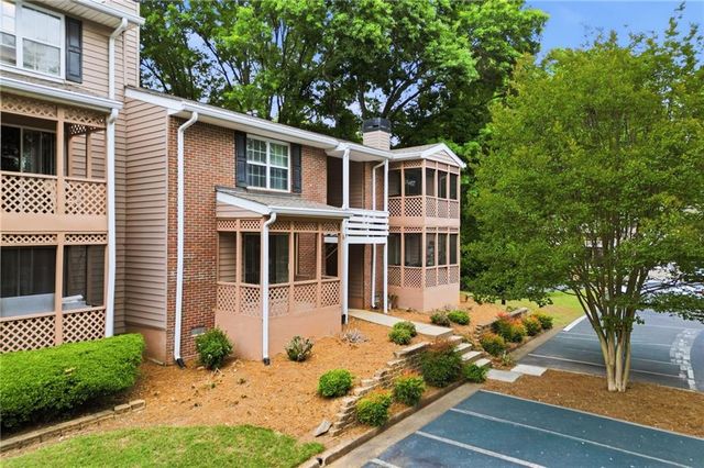 270 Quail Run, Roswell, GA 30076