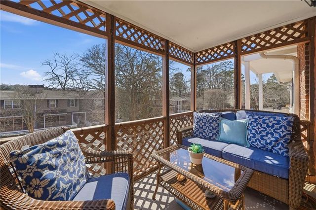 270 Quail Run, Roswell, GA 30076