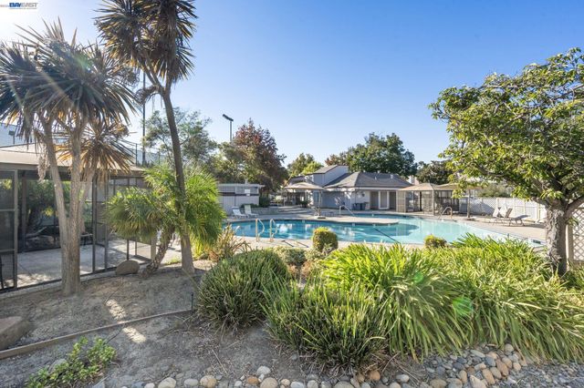 39951 Parada St A, Newark, CA 94560