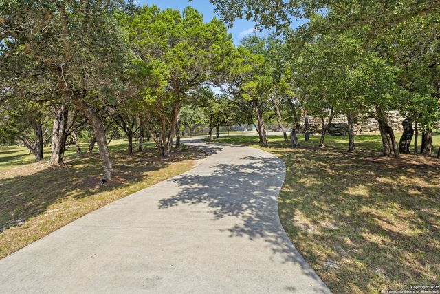 261 Coveney, Boerne, TX 78006