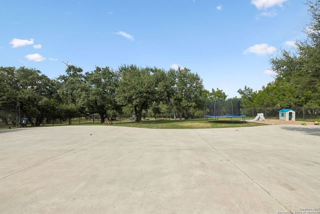 261 Coveney, Boerne, TX 78006