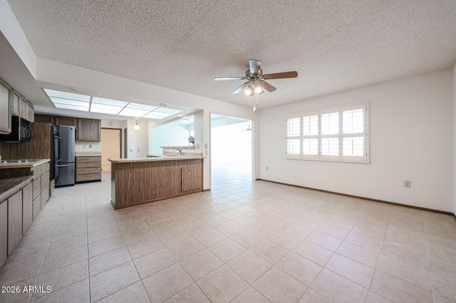 17402 N LINDGREN Avenue, Sun City, AZ 85351