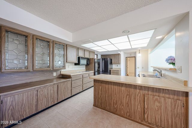 17402 N LINDGREN Avenue, Sun City, AZ 85351