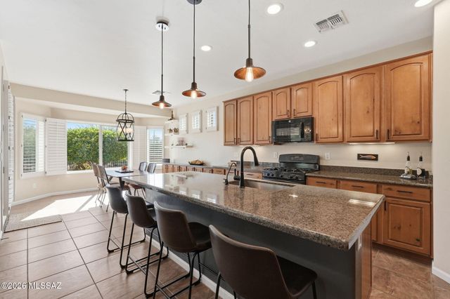 2724 E Sawyer Road, Green Valley, AZ 85614