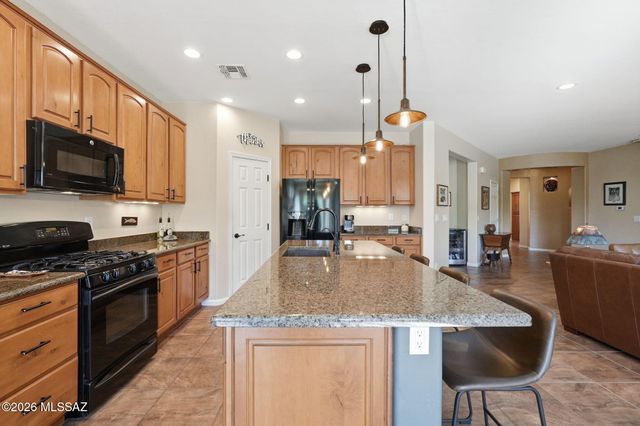 2724 E Sawyer Road, Green Valley, AZ 85614