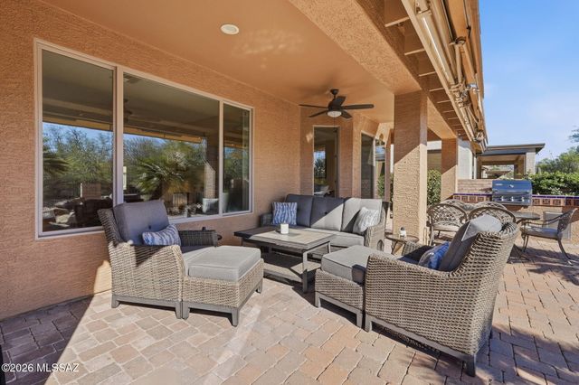 2724 E Sawyer Road, Green Valley, AZ 85614