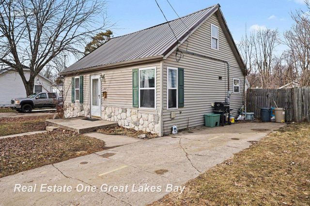 1724 Newberry Street, Saginaw, MI 48602