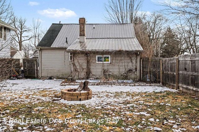 1724 Newberry Street, Saginaw, MI 48602