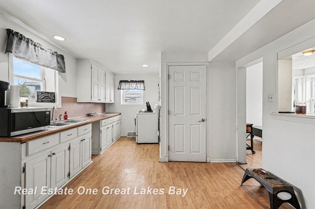 1724 Newberry Street, Saginaw, MI 48602