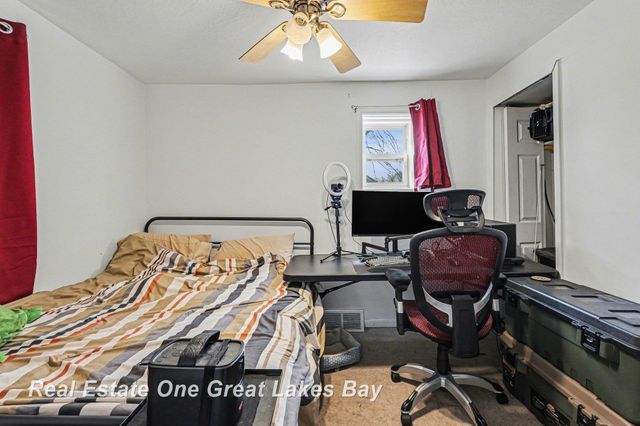 1724 Newberry Street, Saginaw, MI 48602