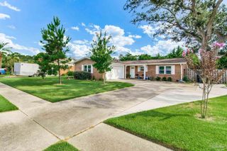 3830 Kingsberry Dr, Pensacola, FL 32504