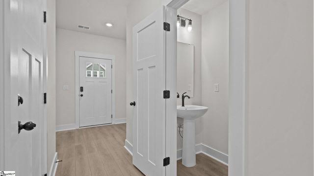 513 W Norvell Court, Spartanburg, SC 29307