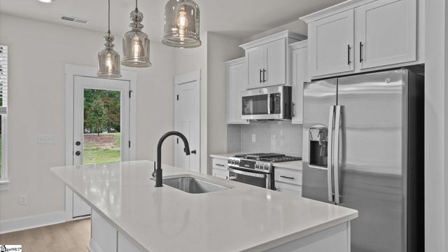 513 W Norvell Court, Spartanburg, SC 29307