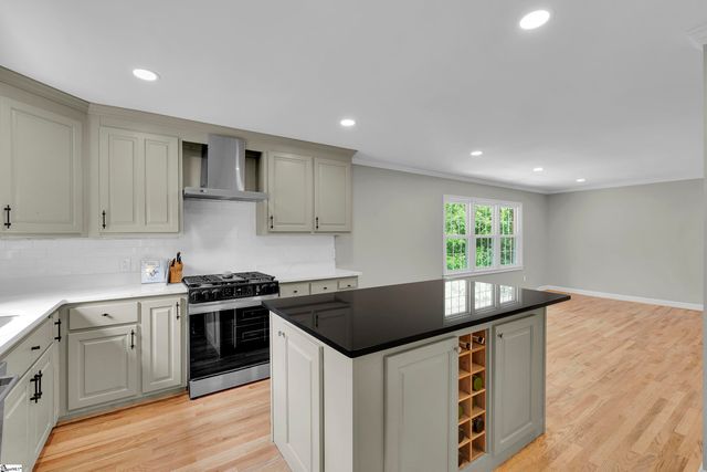 720 Parkins Mill Road, Greenville, SC 29607