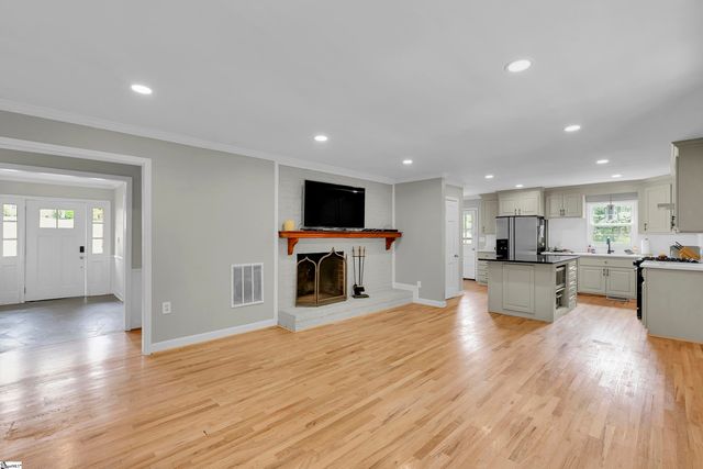 720 Parkins Mill Road, Greenville, SC 29607